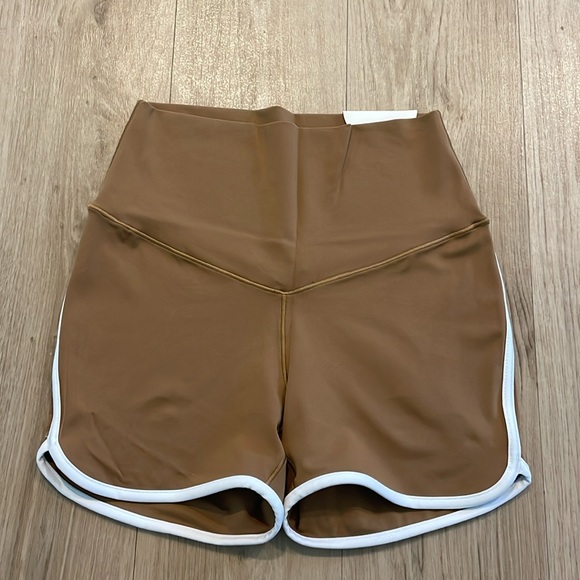 Aerie Brown Women's Shorts with White Trim - Picture 1 of 6